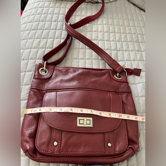 Roma Deep Red Leather Conceal Carry Shoulder Bag - Picture 7 of 10